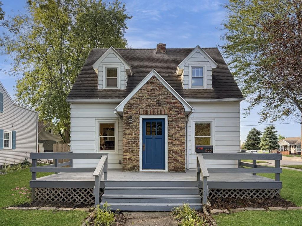 1729 W ROGERS AVENUE, Appleton, WI 54914
