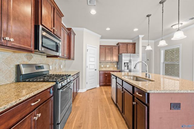 3013 Mallard Point Drive SE, Owens Cross Roads, AL 35763