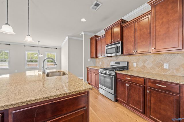3013 Mallard Point Drive SE, Owens Cross Roads, AL 35763