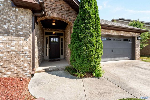 3013 Mallard Point Drive SE, Owens Cross Roads, AL 35763