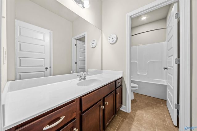 3013 Mallard Point Drive SE, Owens Cross Roads, AL 35763