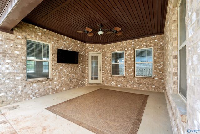 3013 Mallard Point Drive SE, Owens Cross Roads, AL 35763