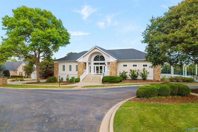 3013 Mallard Point Drive SE, Owens Cross Roads, AL 35763