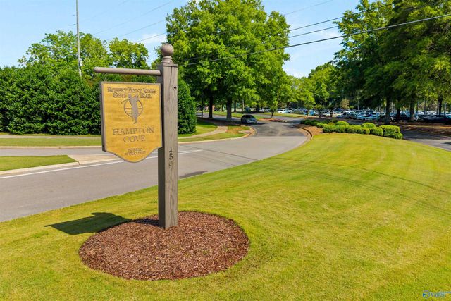 3013 Mallard Point Drive SE, Owens Cross Roads, AL 35763