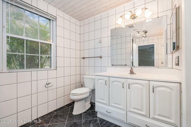 1233 Lamplighter Drive NW, Palm Bay, FL 32907