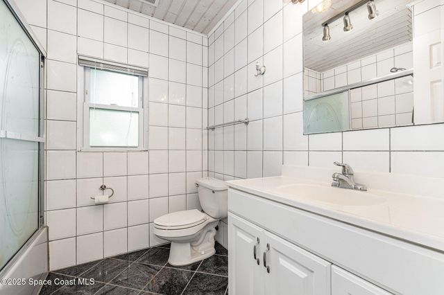1233 Lamplighter Drive NW, Palm Bay, FL 32907