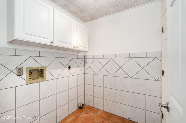 1233 Lamplighter Drive NW, Palm Bay, FL 32907