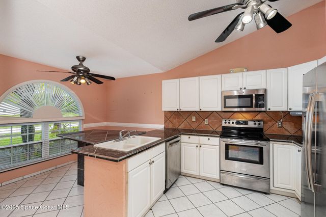 1233 Lamplighter Drive NW, Palm Bay, FL 32907