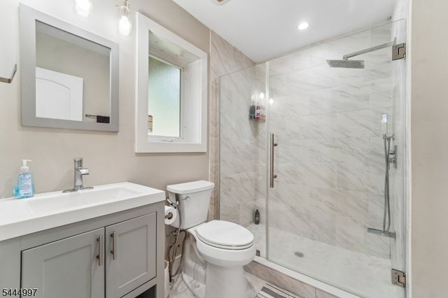 157 W Lindsley Rd, Cedar Grove Twp., NJ 07009