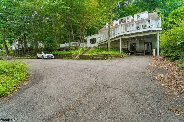 157 W Lindsley Rd, Cedar Grove Twp., NJ 07009