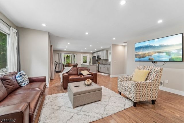157 W Lindsley Rd, Cedar Grove Twp., NJ 07009