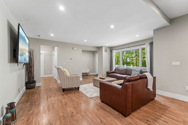 157 W Lindsley Rd, Cedar Grove Twp., NJ 07009