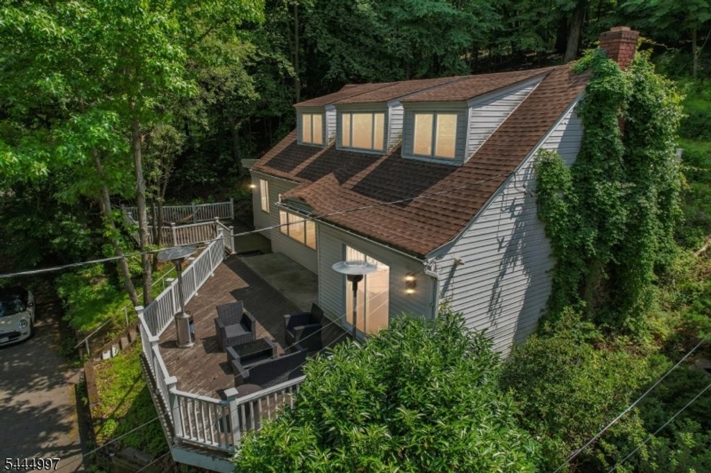 157 W Lindsley Rd, Cedar Grove Twp., NJ 07009 — photo 2
