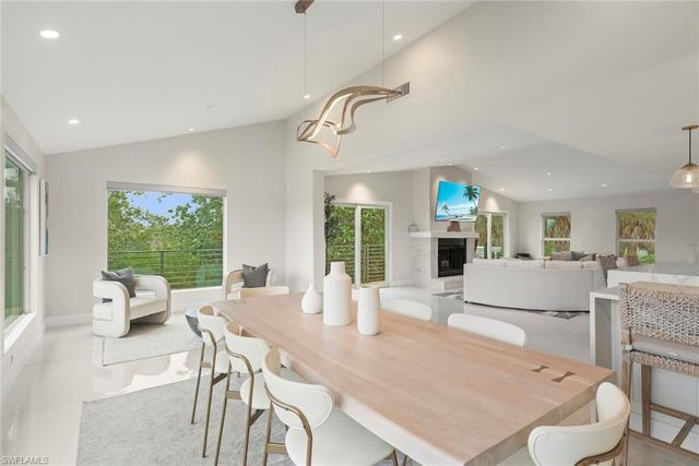 9455 Coventry CT, Sanibel, FL 33957