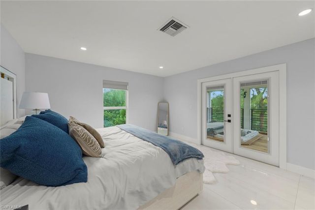 9455 Coventry CT, Sanibel, FL 33957