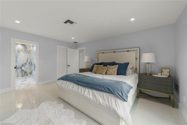 9455 Coventry CT, Sanibel, FL 33957