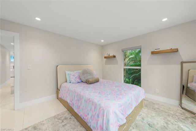 9455 Coventry CT, Sanibel, FL 33957