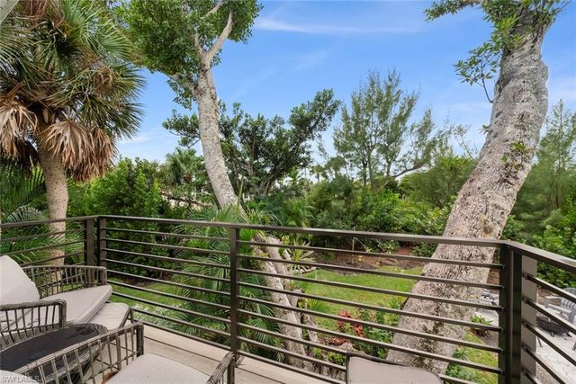 9455 Coventry CT, Sanibel, FL 33957
