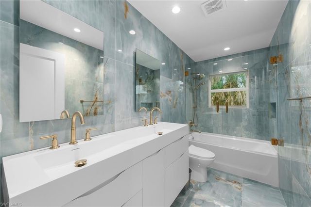 9455 Coventry CT, Sanibel, FL 33957