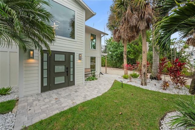 9455 Coventry CT, Sanibel, FL 33957