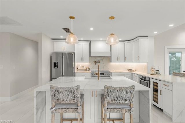 9455 Coventry CT, Sanibel, FL 33957