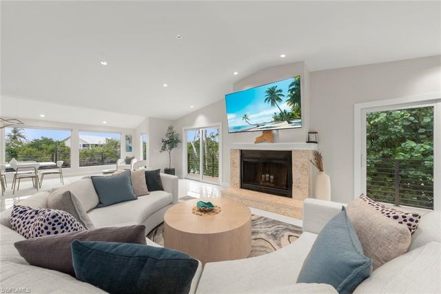 9455 Coventry CT, Sanibel, FL 33957