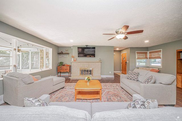 111 Moyne Drive, Abilene, KS 67410