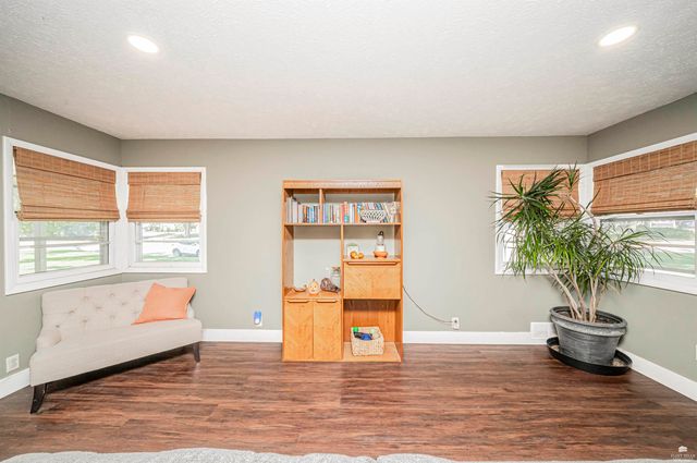 111 Moyne Drive, Abilene, KS 67410