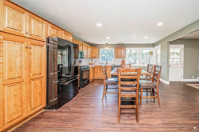 111 Moyne Drive, Abilene, KS 67410