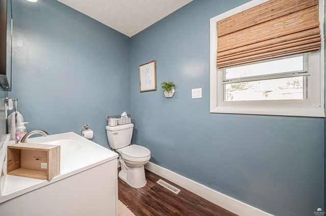 111 Moyne Drive, Abilene, KS 67410