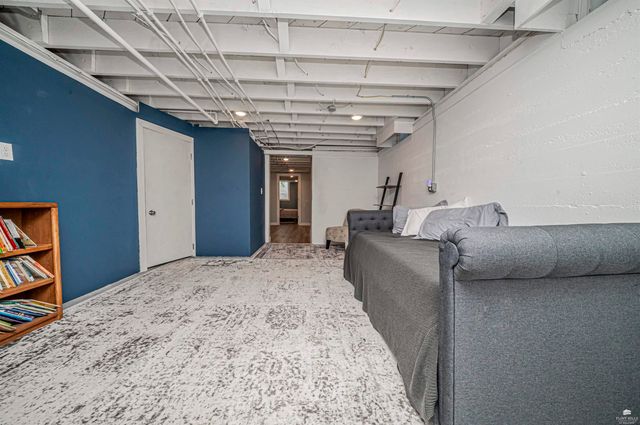 111 Moyne Drive, Abilene, KS 67410