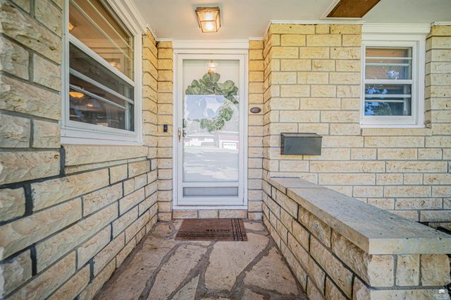 111 Moyne Drive, Abilene, KS 67410