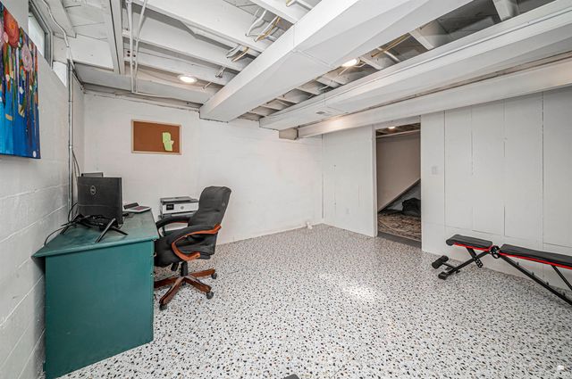 111 Moyne Drive, Abilene, KS 67410