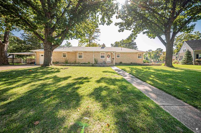111 Moyne Drive, Abilene, KS 67410