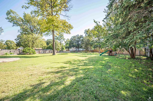 111 Moyne Drive, Abilene, KS 67410