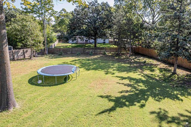 111 Moyne Drive, Abilene, KS 67410