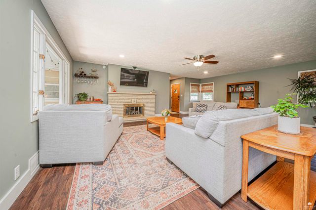 111 Moyne Drive, Abilene, KS 67410