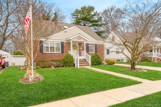 2420 Willow Street, Wantagh, NY 11793