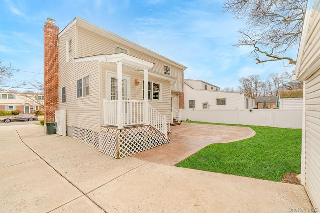 2420 Willow Street, Wantagh, NY 11793