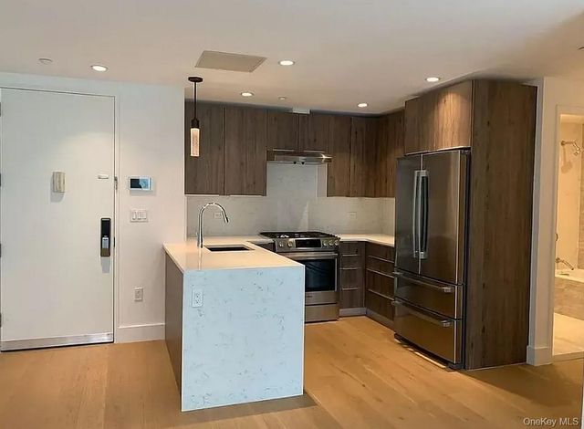 4620 11th Street 5F, Long Island City, NY 11101