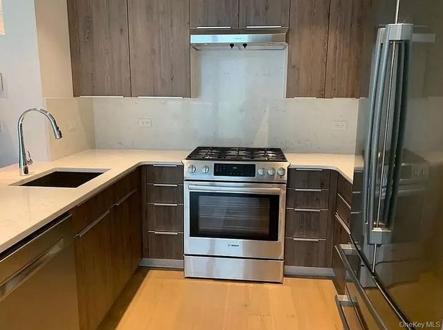 4620 11th Street 5F, Long Island City, NY 11101