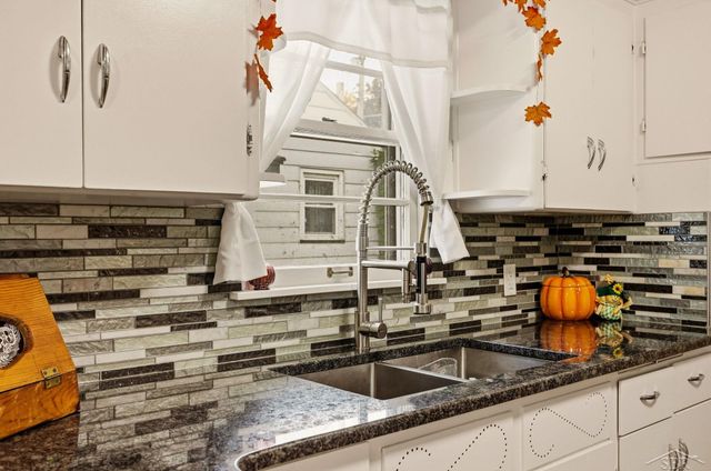 1 Chippewa Court, Saginaw, MI 48602