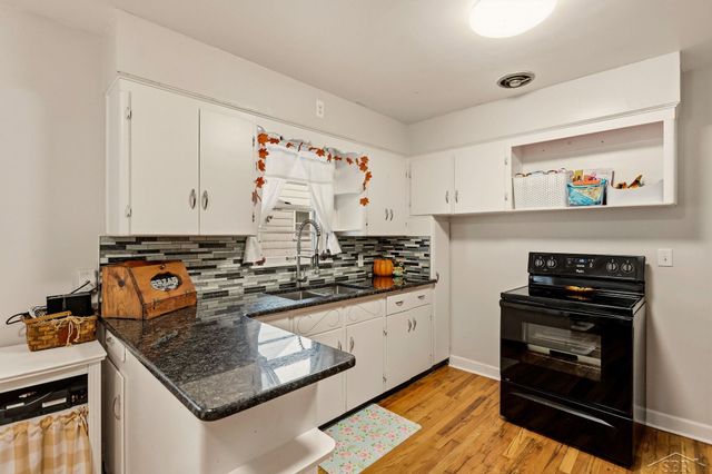 1 Chippewa Court, Saginaw, MI 48602