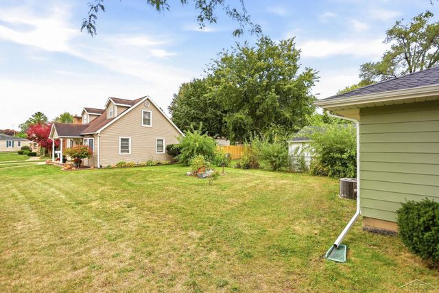 1 Chippewa Court, Saginaw, MI 48602