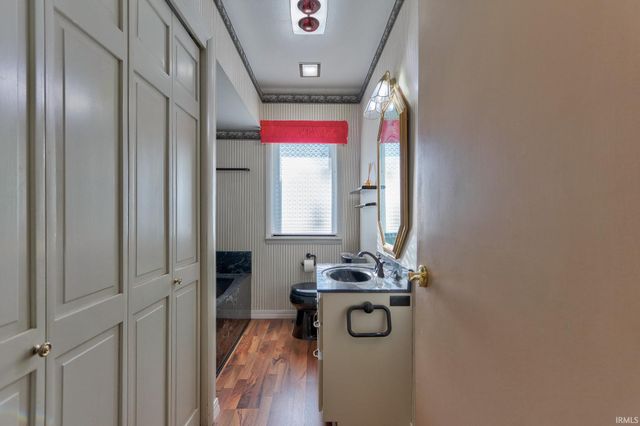 5224 Westlake Drive, Evansville, IN 47712