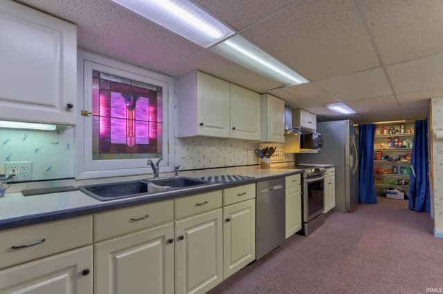 5224 Westlake Drive, Evansville, IN 47712