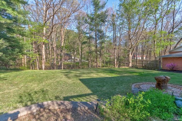 5224 Westlake Drive, Evansville, IN 47712