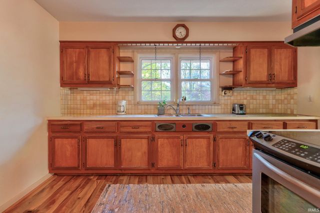 5224 Westlake Drive, Evansville, IN 47712