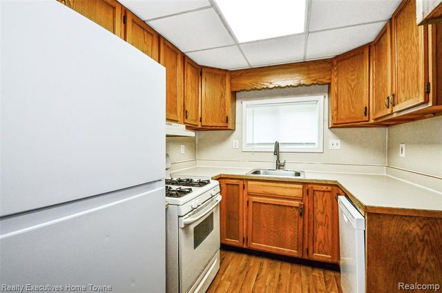 34441 Harroun Street, Wayne, MI 48184