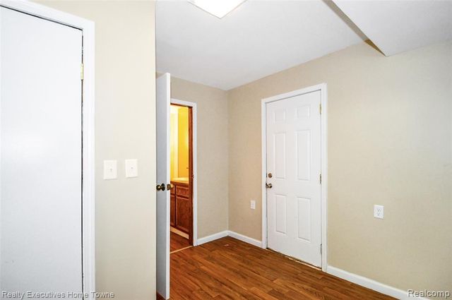 34441 Harroun Street, Wayne, MI 48184